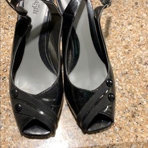 Women’s dress shoes